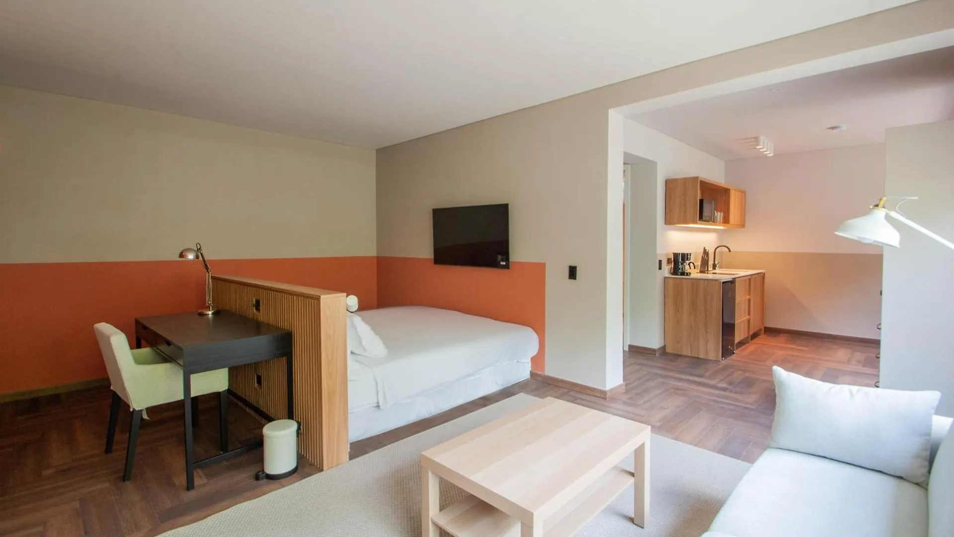 Bloomhouse Parkway Aparthotel Bogota