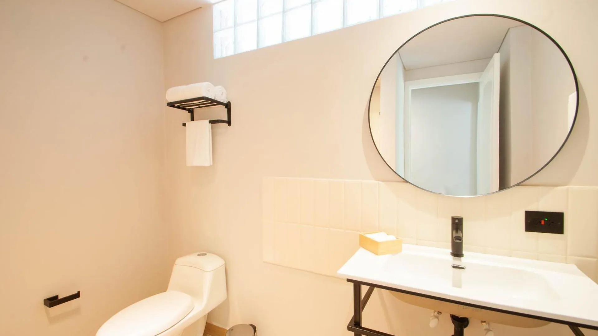 Bloomhouse Parkway Aparthotel Bogota Colombia
